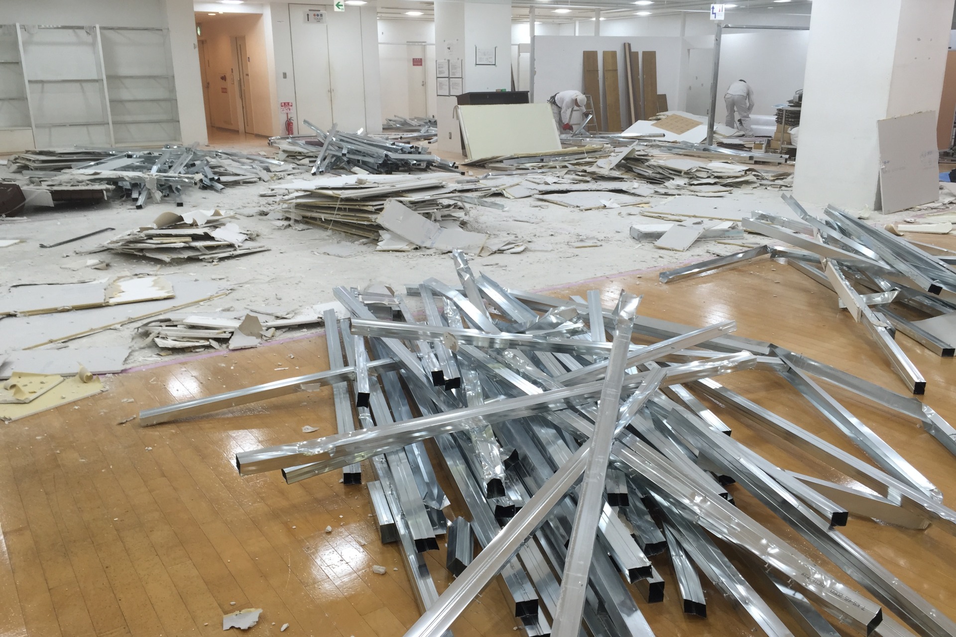 戸建てから商業施設まで幅広い現場に対応して丁寧な施工を実施
