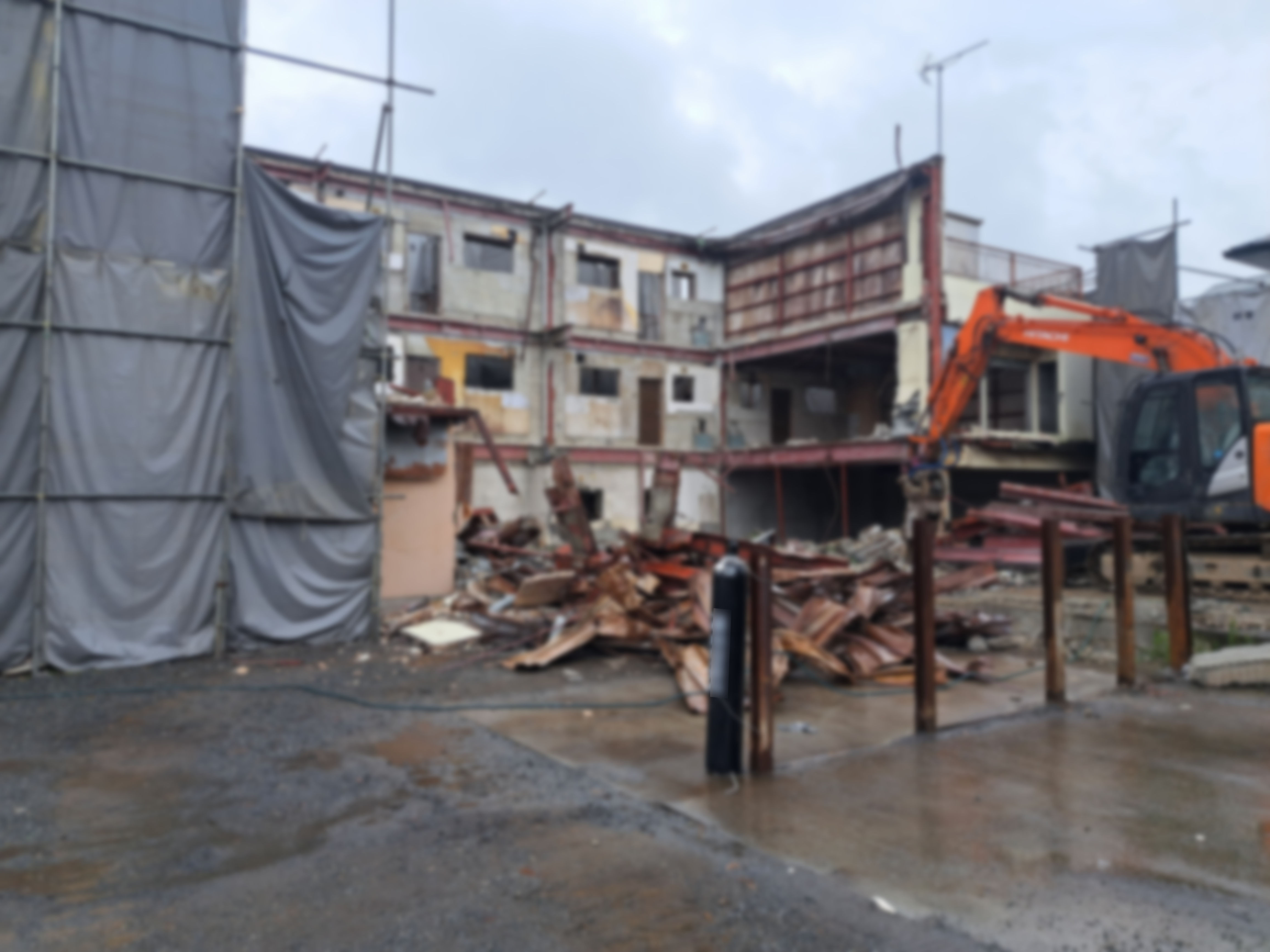 P0003　建物解体は、安全で信頼できる解体工事業者を選びましょう！解体業者の選びかた